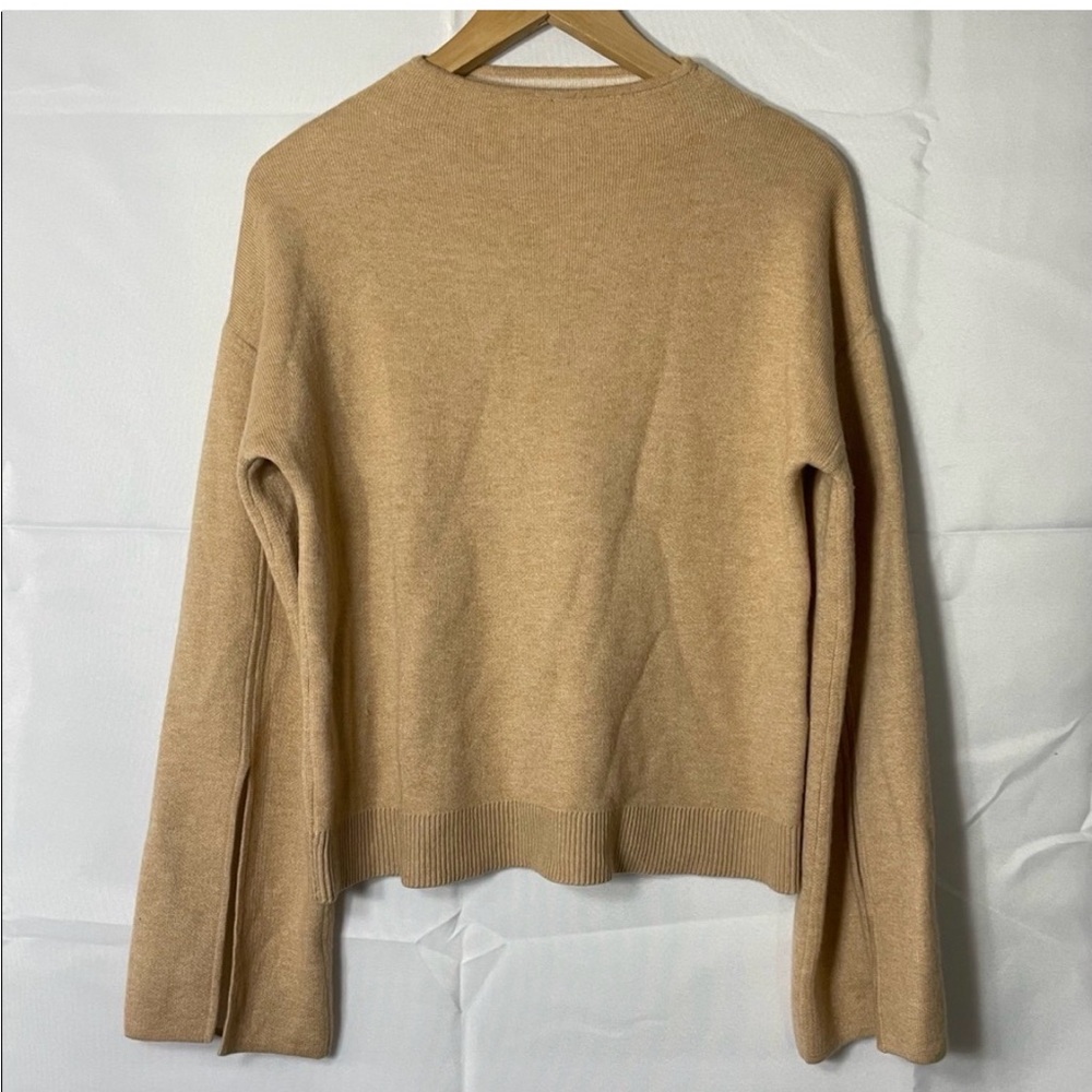 SOFT Banana Republic Cashmere sweatshirt